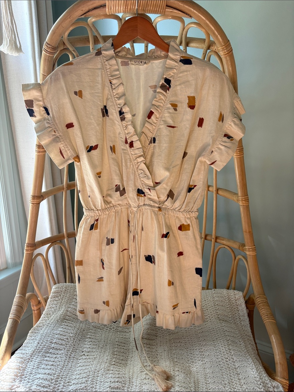 Super cute linen jumpsuit/romper. Size Small